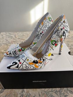 Looney Tunes Stessy Pointed Toe Pump