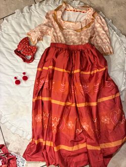 Dolores encanto costume