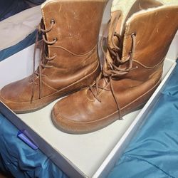 Duluth Trading Co Women's Size 11 Insulated Boots