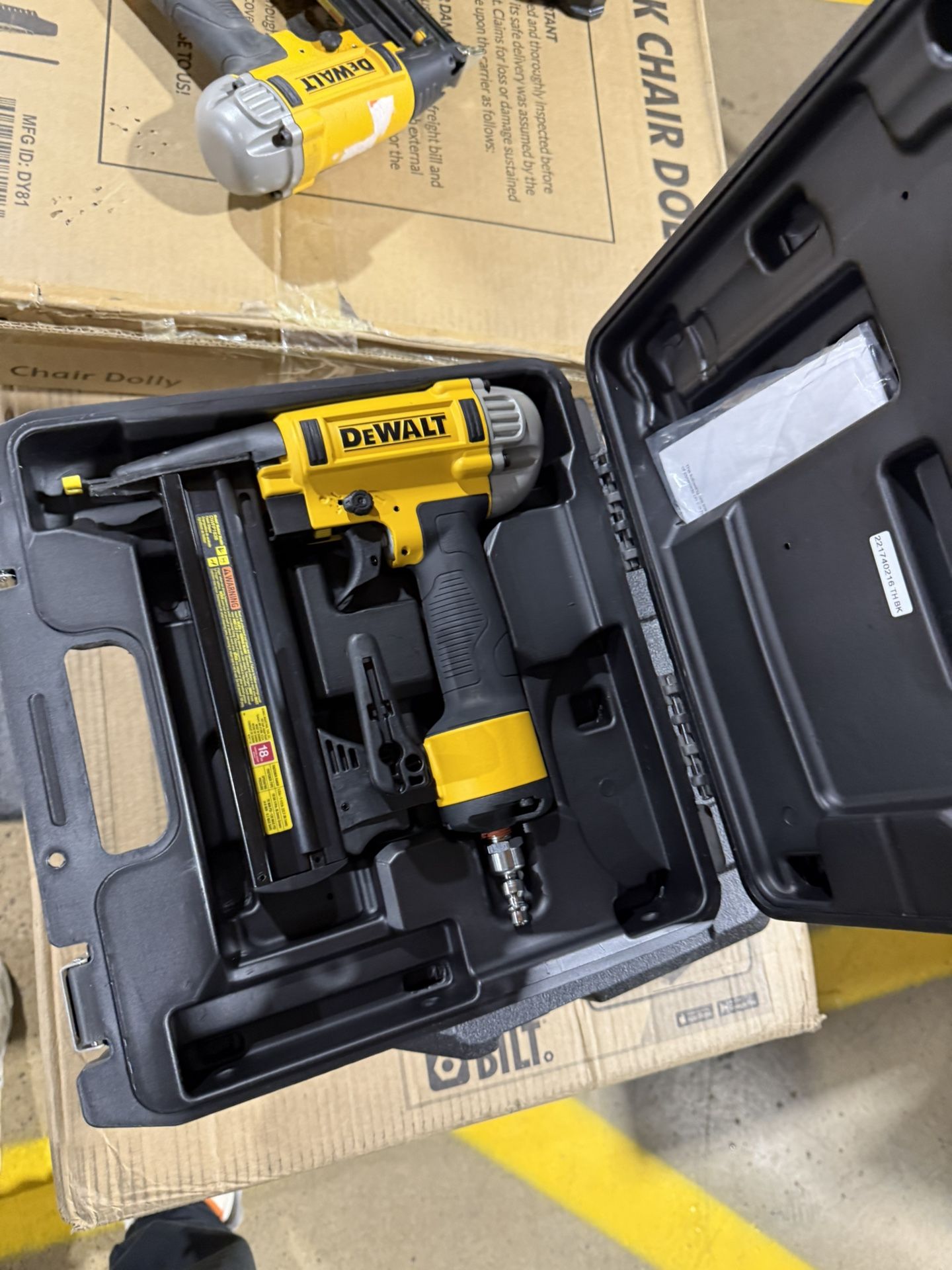 18-Gauge Pneumatic Brad Nailer