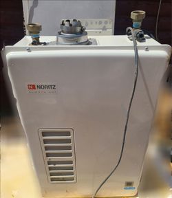 Tankless hot water heater