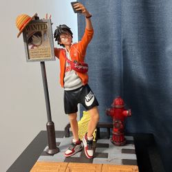 Luffy Statue