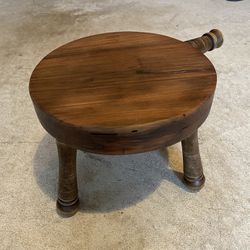 Reproduction milking stool / plant stand 