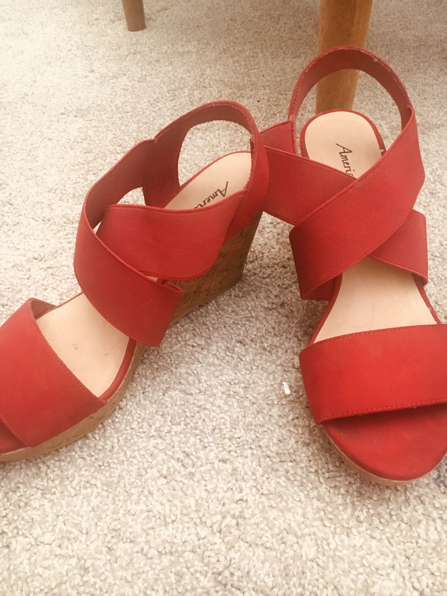 9 1/2 Red American Eagle wedges (like new)