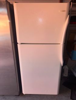 White Frigidaire Refrigerator And Freezer