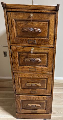 Storage Cabinet w Locks- Wood