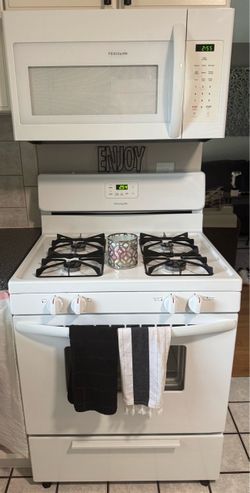 Frigidaire stove, and microwave combo