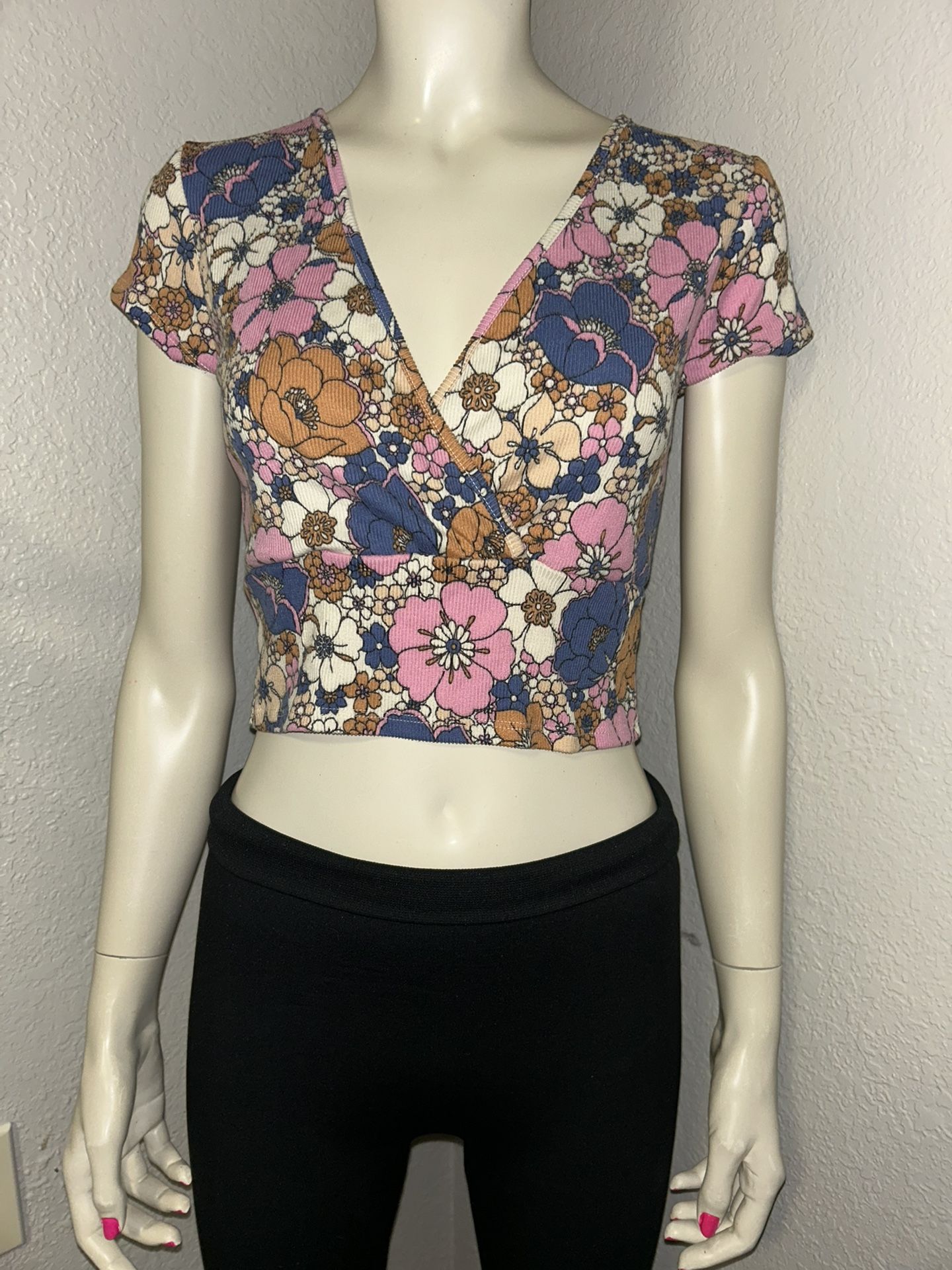 Rue 21 Floral Top Size M