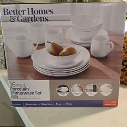 16 PIECE Porcelain Dinnerware Set