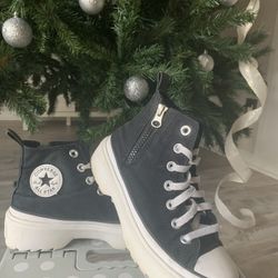 Platform, Black Converse  Size 2y