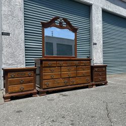 Solid Wood Vanity Mirror Dresser Set 
