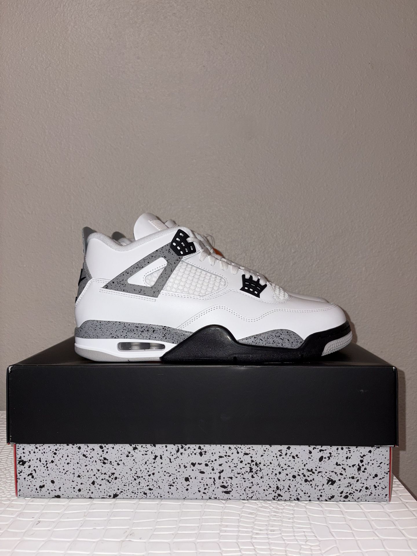 Nike Air Jordan Retro 4 “White Cement” Men’s Size 11.5/13W New