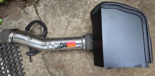 K&N Air intake kit with air flow sensor included for Toyota Tacoma