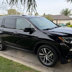 2018 Honda Pilot ELITE AWD w/Nav w/DVD w/Blind Sens, 59K Miles, No Accidents