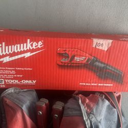 Milwaukee M12 12V Lithium-Ion Cordless Copper Tubing Cutter (Tool-Only)