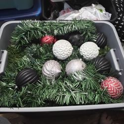 Guirnalda con luces integradas para chimenea o puerta / Garland with integrated lights for fireplace or door.