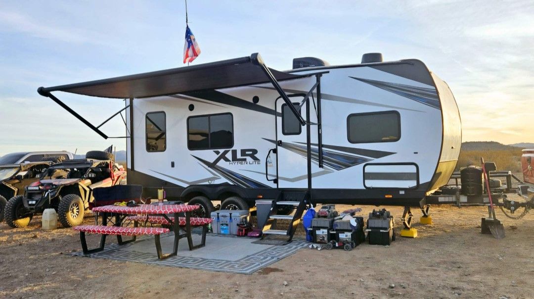 2020 FOREST RIVER XLT HYPERLITE 2217 TOY HAULER