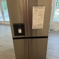 Lg Refrigerator New Never Use 