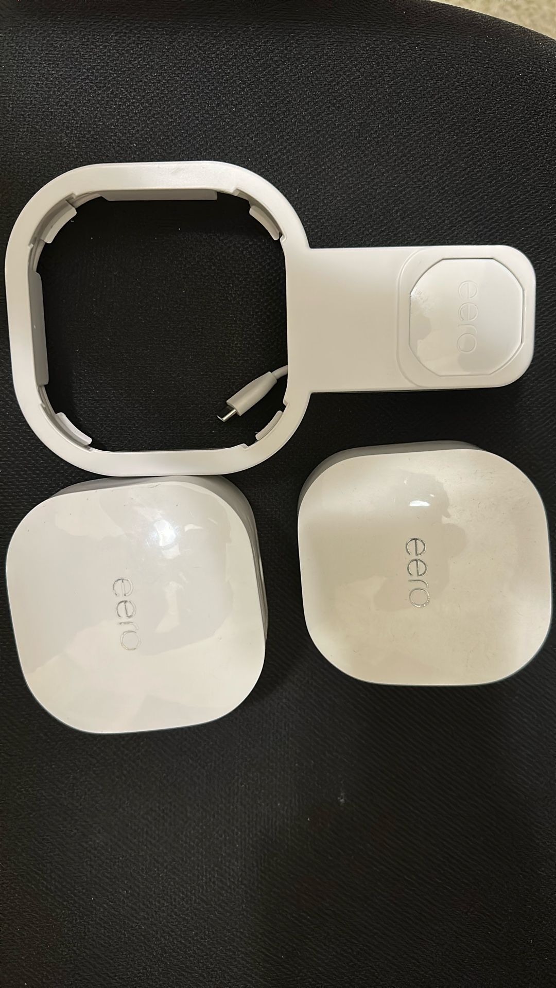 Eero router and extender