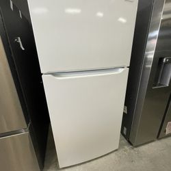 Frigidaire 20 Cu Top Freezer Refrigerator - Apartment Size