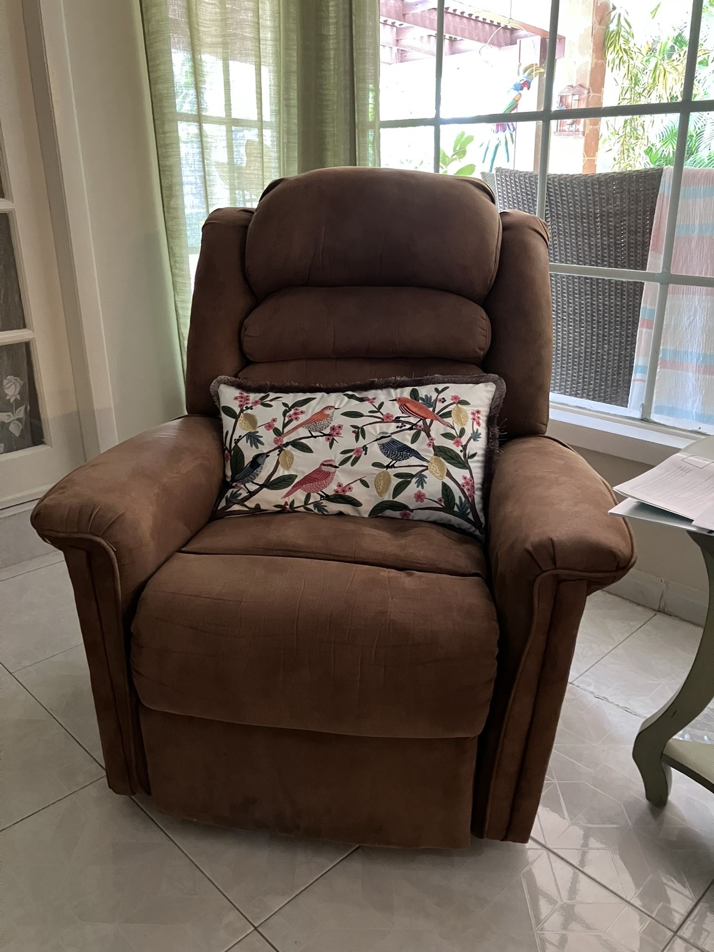 Power Lift Recliner With Massage