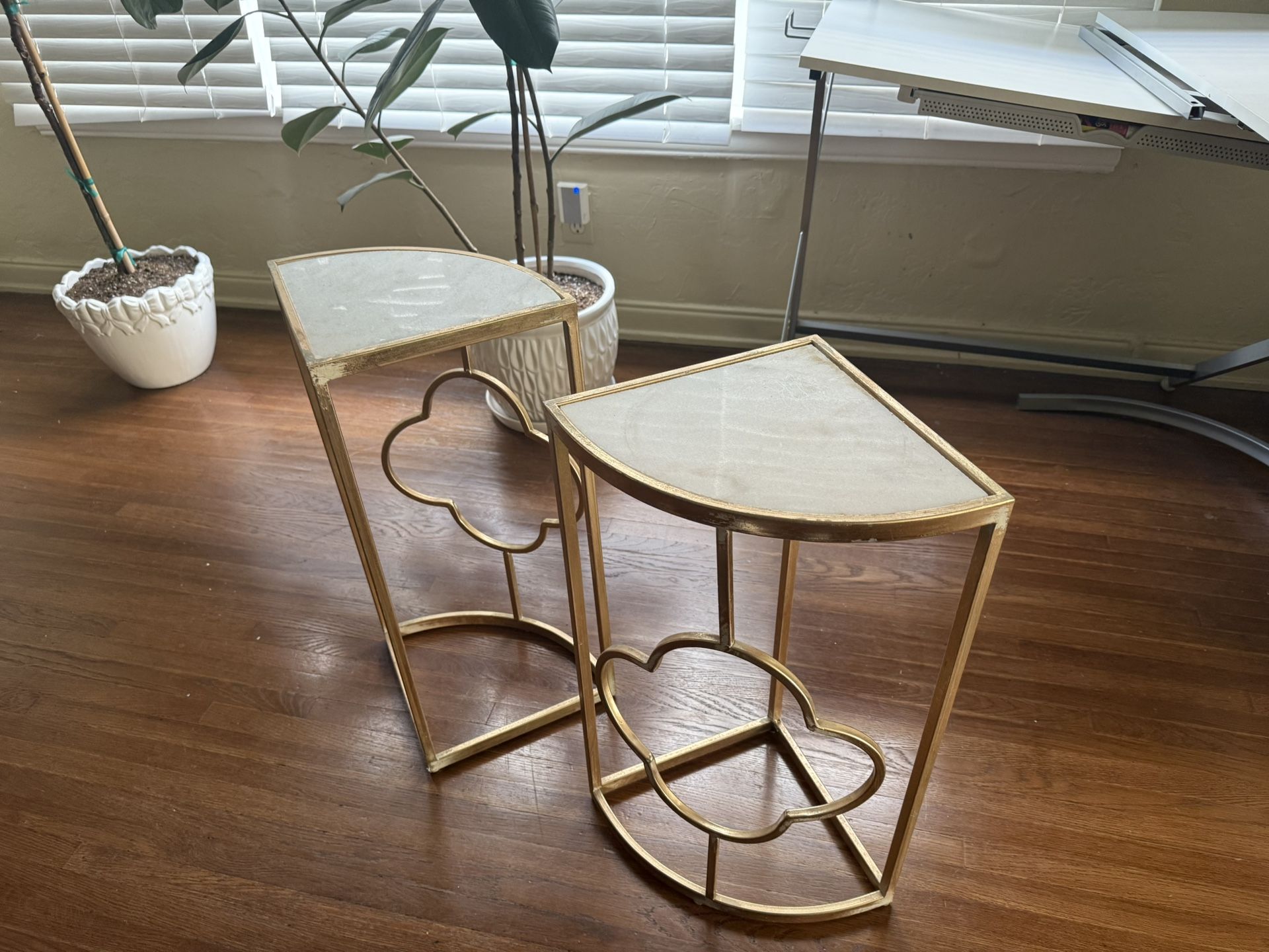 Side tables - Accent Tables - Corner Tables