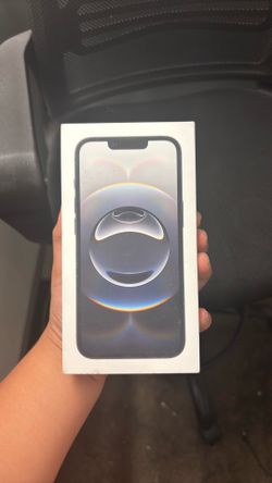 iPhone 16E black