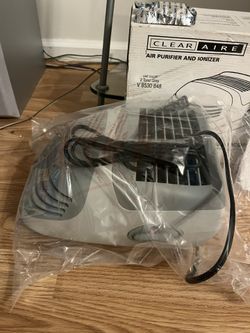 65% OFF. ONLY $25 🎄🎄🎄.  BRAND NEW AIR PURIFIER AND IONIZER. 💨💨.    2 SPEEDS.  FREE SCENTED PACKET.  100% GUARANTEED!!!  ONLY $25. 