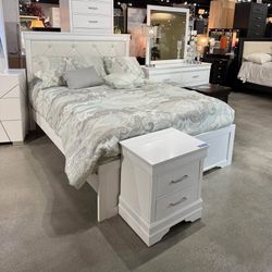 4PC White color Bedroom King or Queen size bed frame with padded headboard