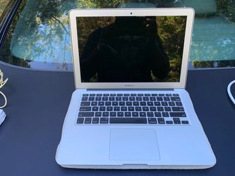 Apple MacBook Air Laptop