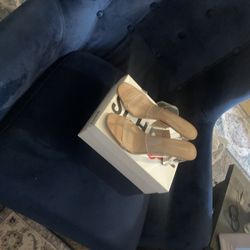 BCBG CLEAR & NUDE HEELS 