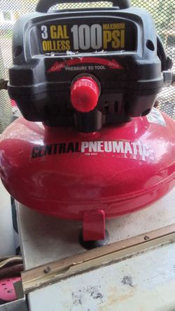 Central Pneumatic  3gal oiless 100 psi