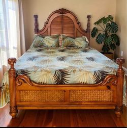 Beautiful Set ( deliver available)
