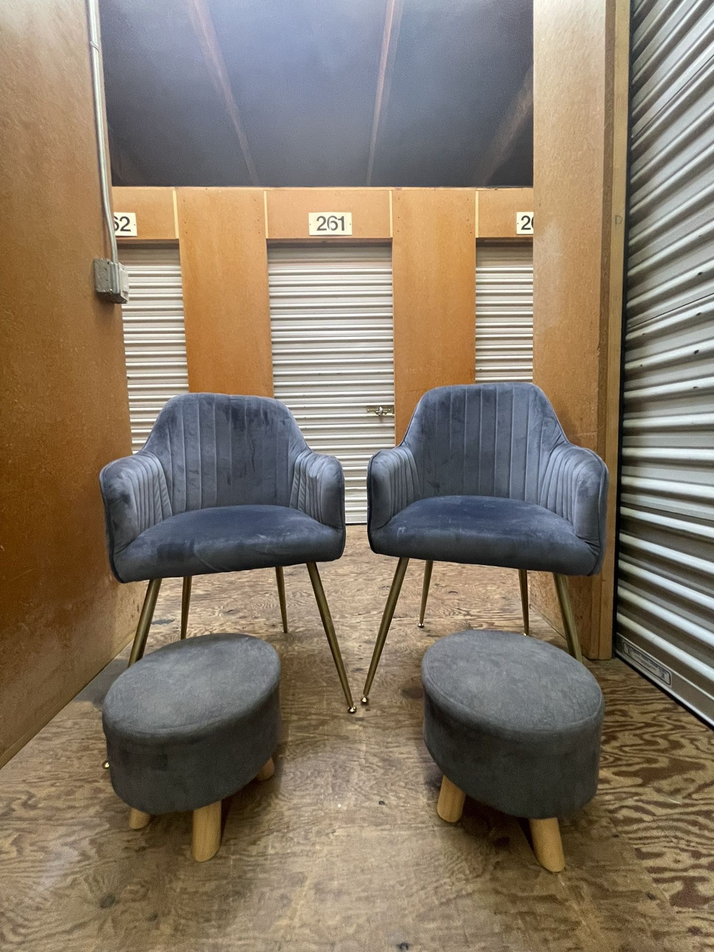 Set Of 2 Gray Velvet Dining Chairs And Foot Ottoman