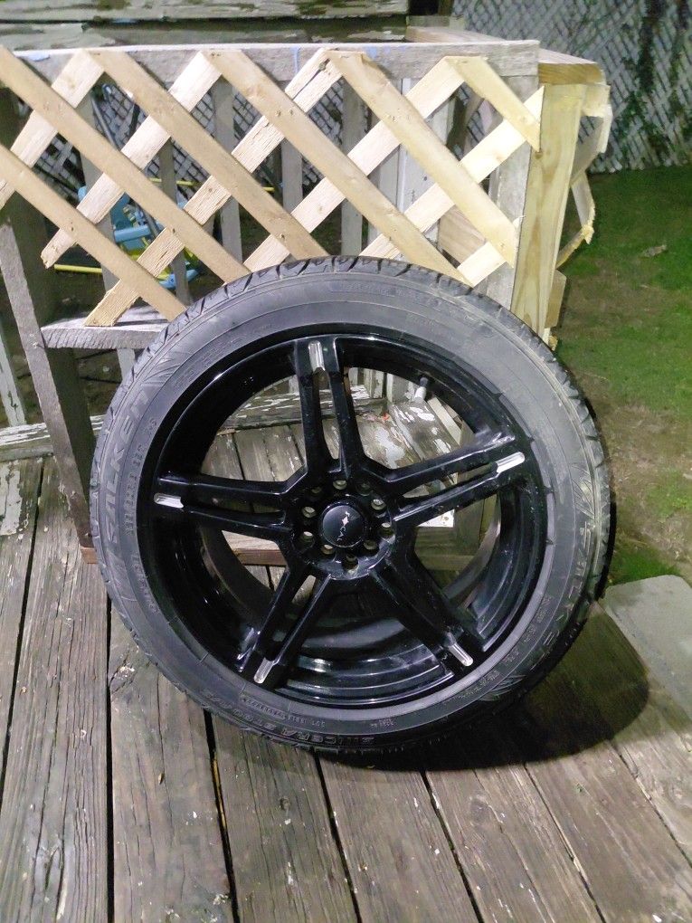 Universal 18 In Rims Needs Lock Nuts