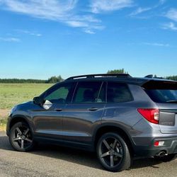 20” Niche wheels with Conti Tires, TPMS and locking lugs