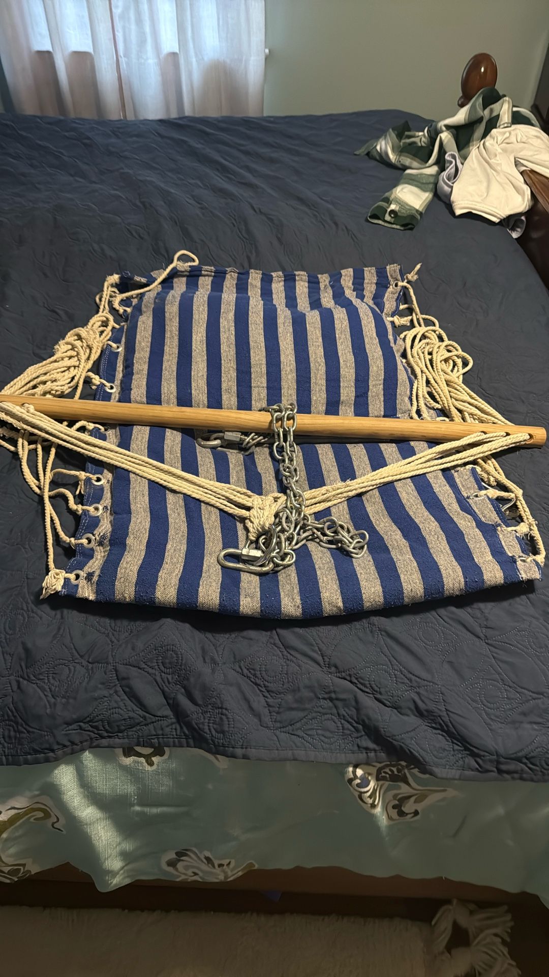 Hanging Chair Indoor/outdoor $25