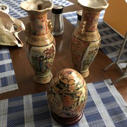 Small Japanese Geisha Miniature Porcelain Egg & Vases (NO SCAMMERS NO CODES)