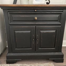 2 Drexel Heritage Nightstands