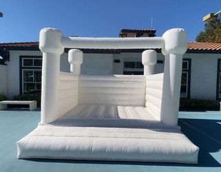 Bouncer/ Jumper White excellent condition