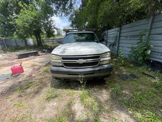 Parting out 2006 Chevy Silverado 2500 HD