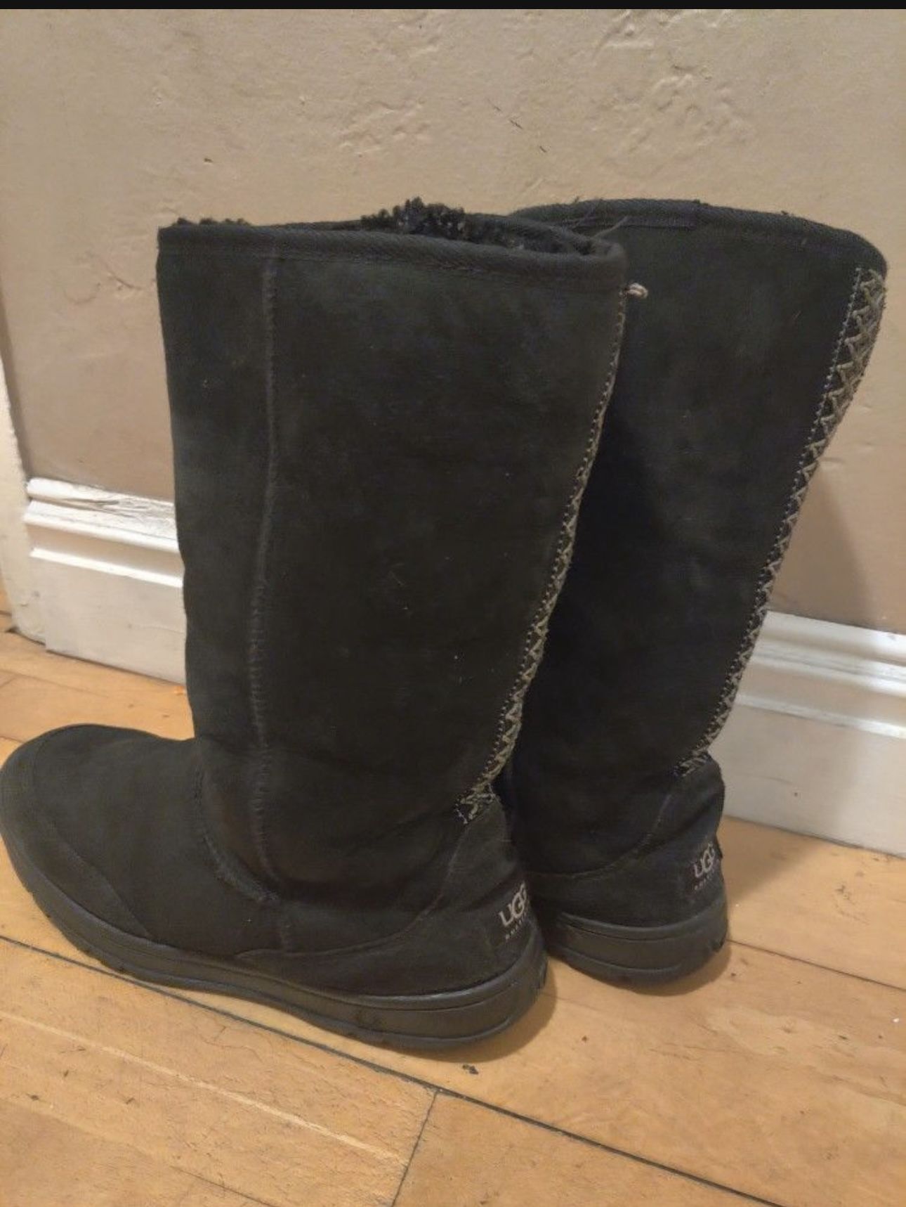 UGG BOOTS Size 9