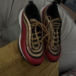 Women Size 6.5 Air max 97