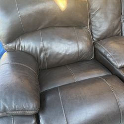 Power reclining loveseat