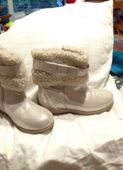 Girls Dora boots size 11