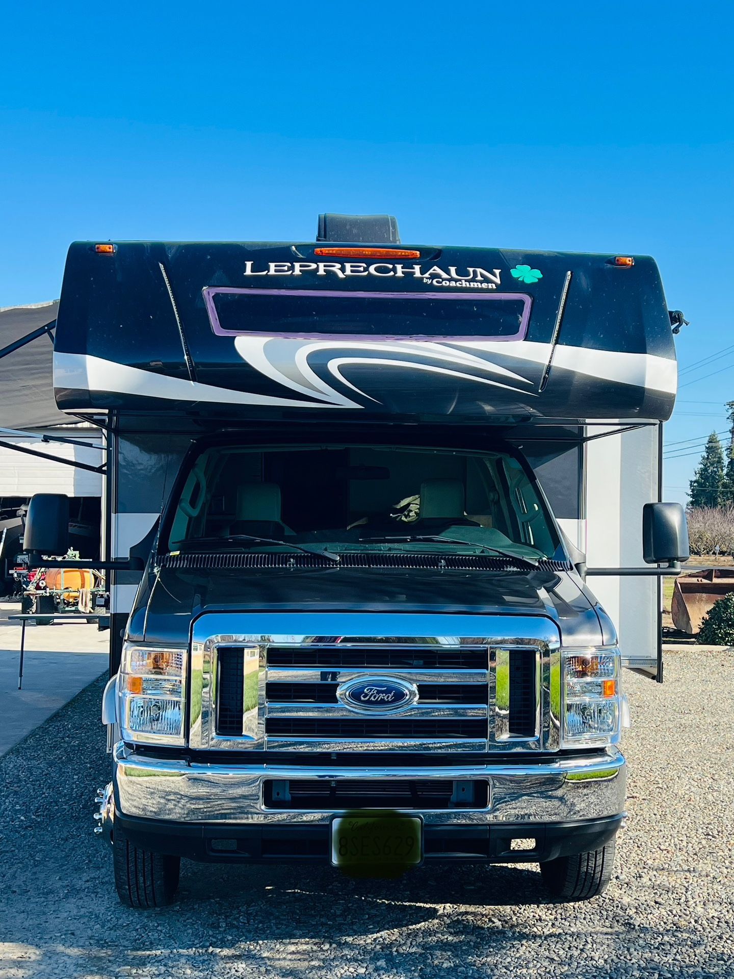 2020 Coachmen Leoprachan 319mb