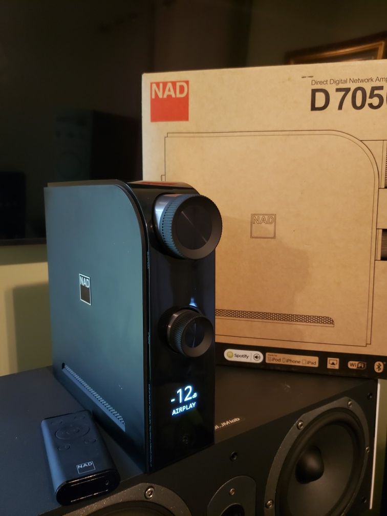 NAD D-7050 amplifier