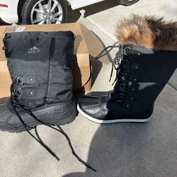 Women’s Snow Shoes 