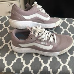 Women’s Vans Size 8