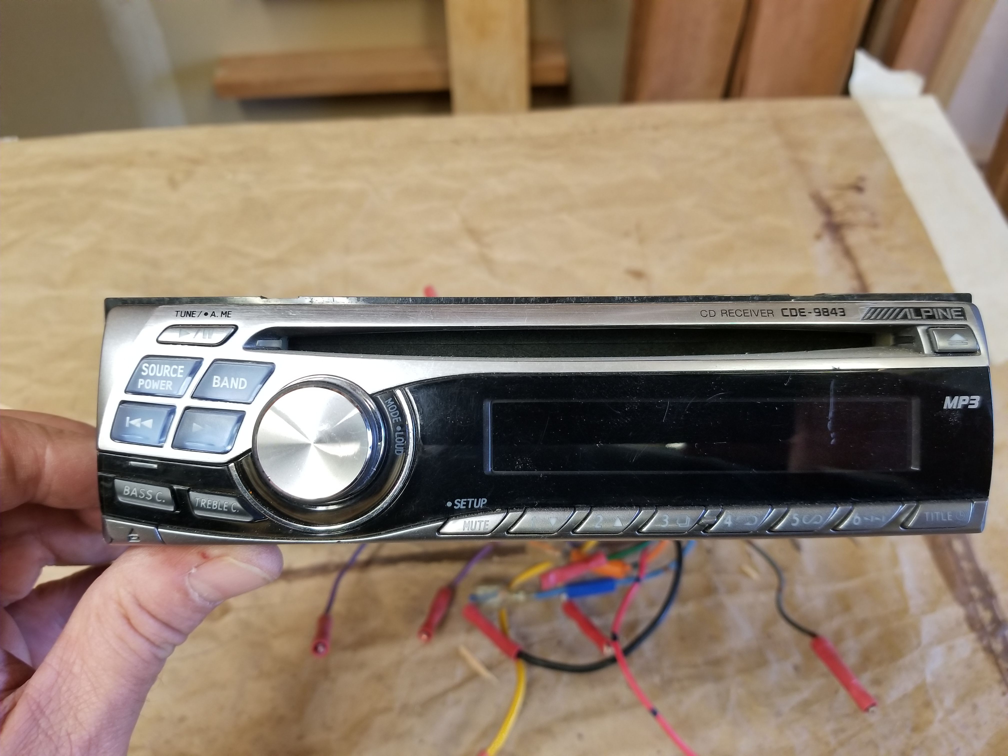 Alpine CDE 9843 car stereo radio